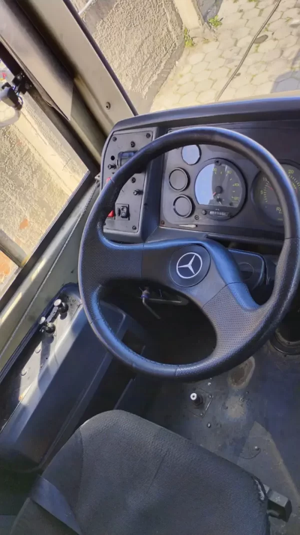 M.BENZ - COMIL - 2011 - RF. 7123 - Imagem 4
