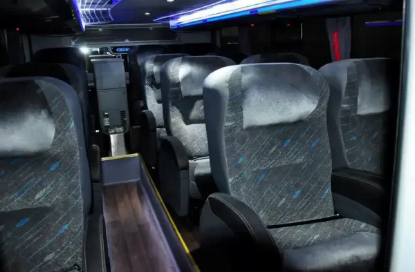 VOLVO - COMIL - 2019/20 - RF. 7152 - Imagem 3